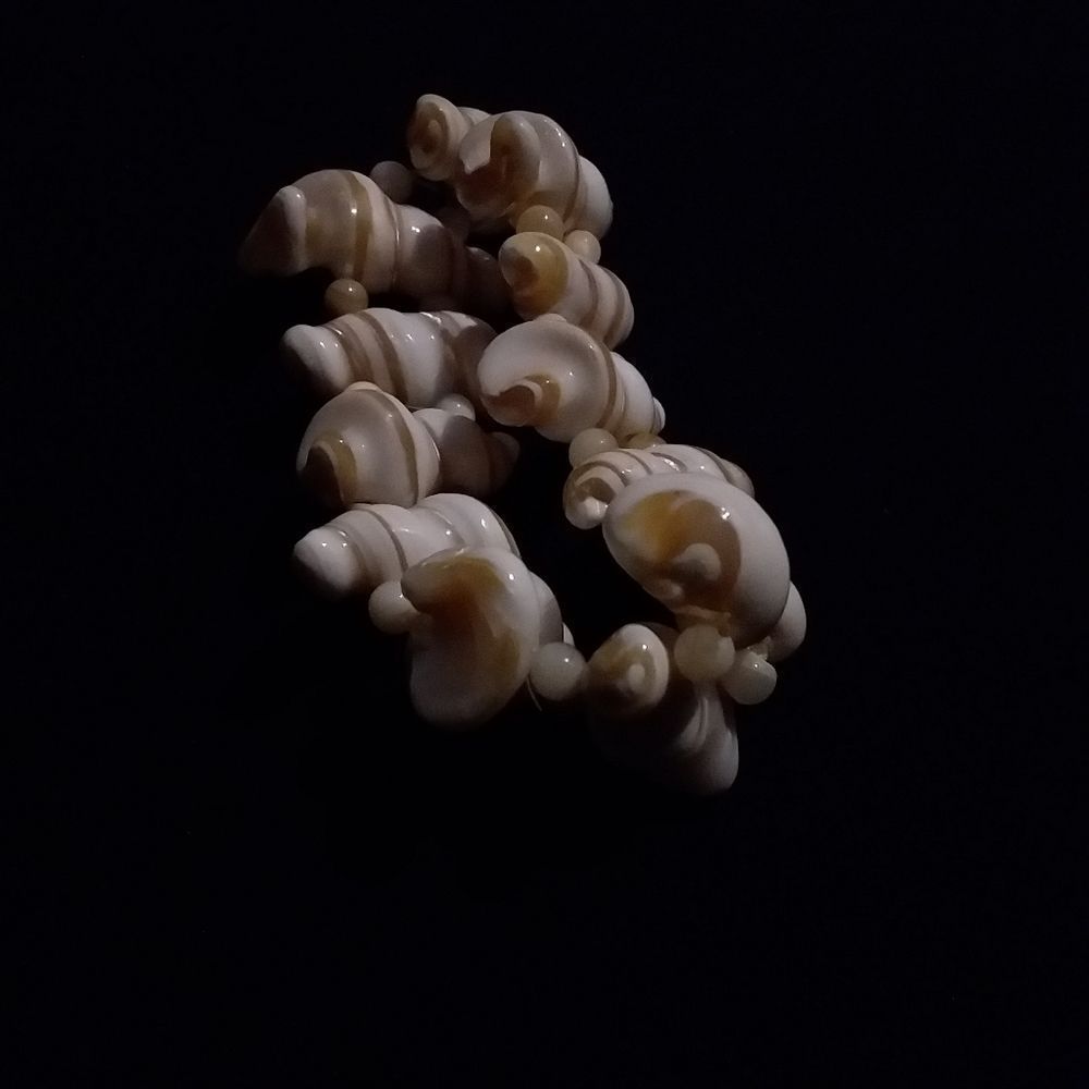 Glass shell braclet - Picture 2 of 4
